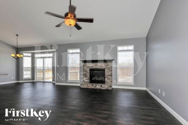 Photo - 221 Lonepine Dr