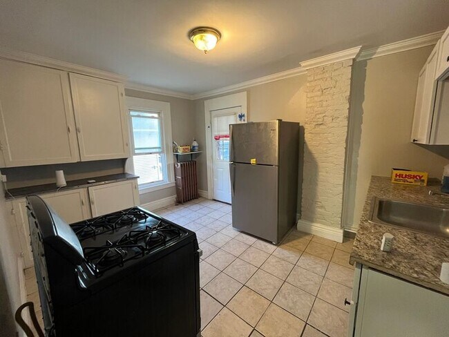 Photo - 353-355 Pearl St Unit 355 Pearl St