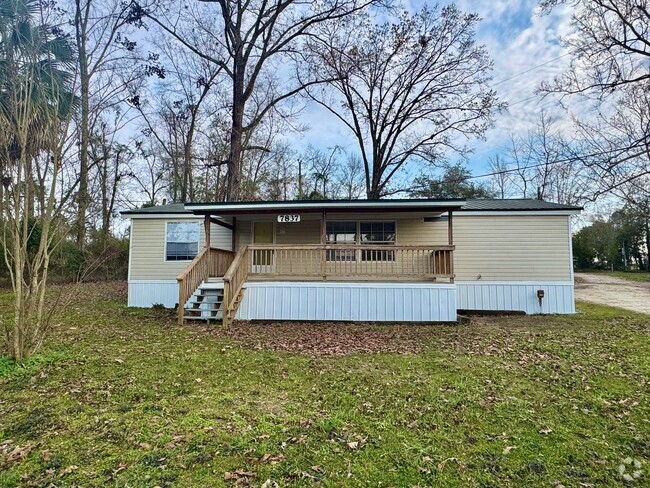 Building Photo - 3 BEDROOM, 2 BATH MODULAR HOME!