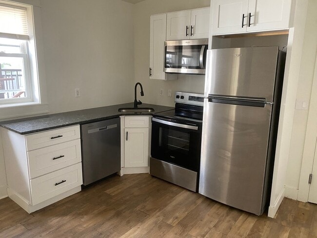 11 E Walnut St Unit 2