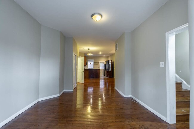 Photo - 784 Harvard St NW