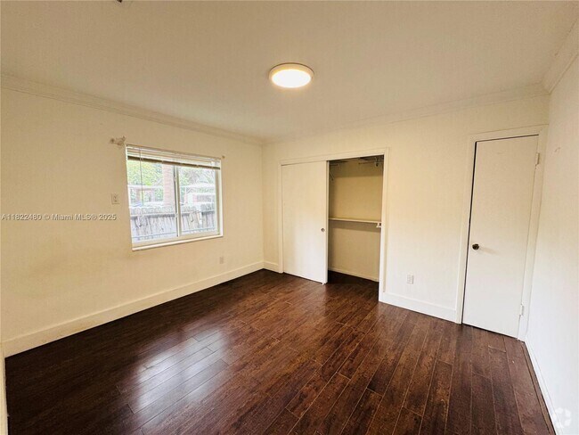 Building Photo - 2540 NE 181st St Unit 1 Rental