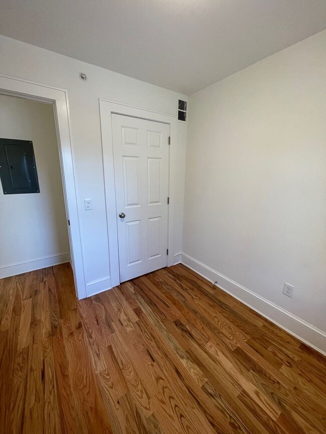Photo - 136 S Clark St Unit 2