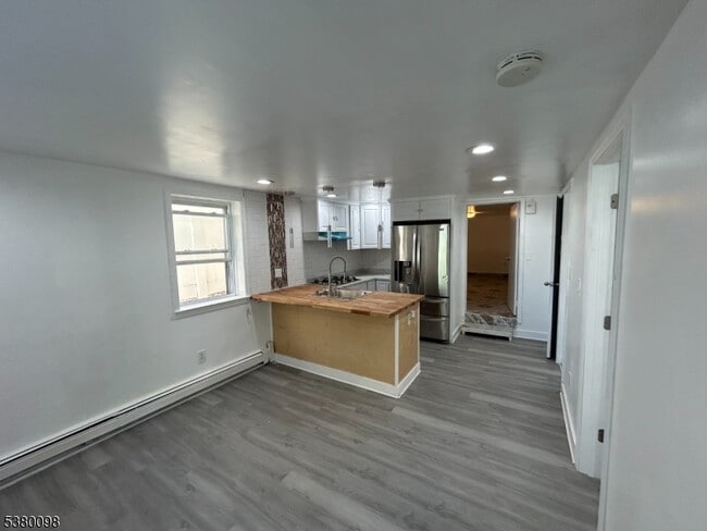 Building Photo - 6809 Grand Ave Rental