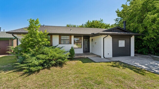 Photo - Charming 3 Bedroom Home with Spacious Backyard