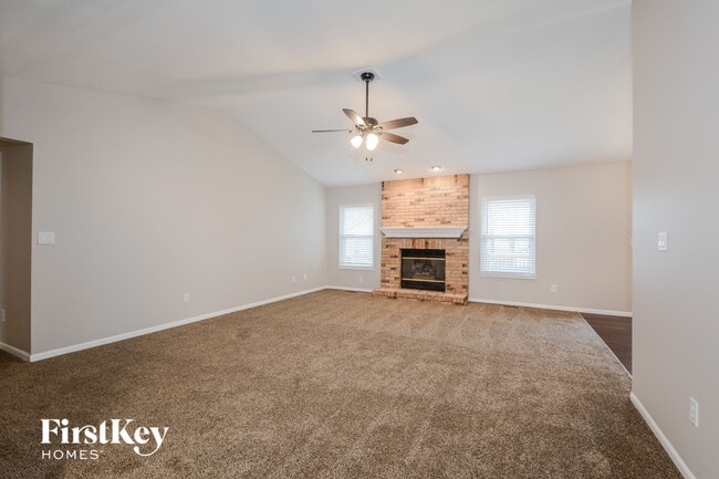 Photo - 10 Kingsmont Ct