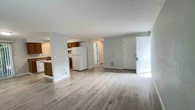 Photo - 63-65 NE 7th St