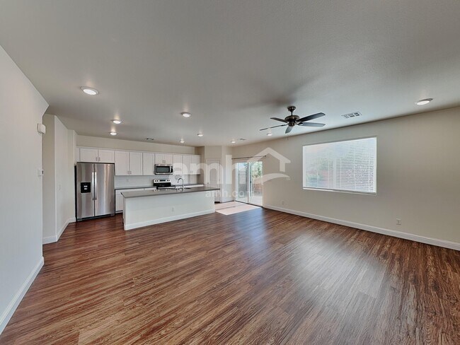 Photo - 707 Terrain Star Ave