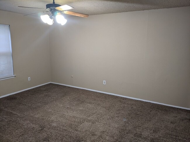 Photo - 4702 Green Hollow Dr