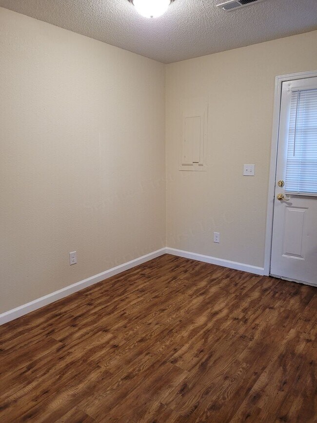 Photo - Dexter Grant Townhouses Unidad 16