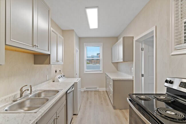 Kitchen - Belvedere Apartments