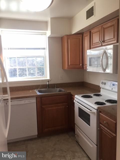 Photo - 3861 Newark St NW Unit D466