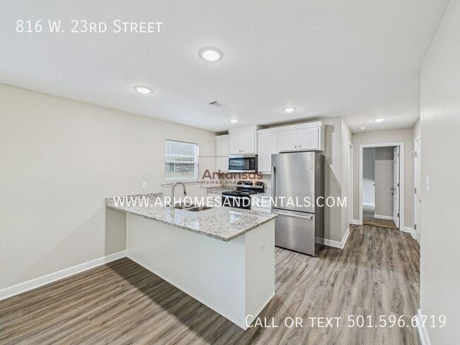 Photo - 816 W 23rd St