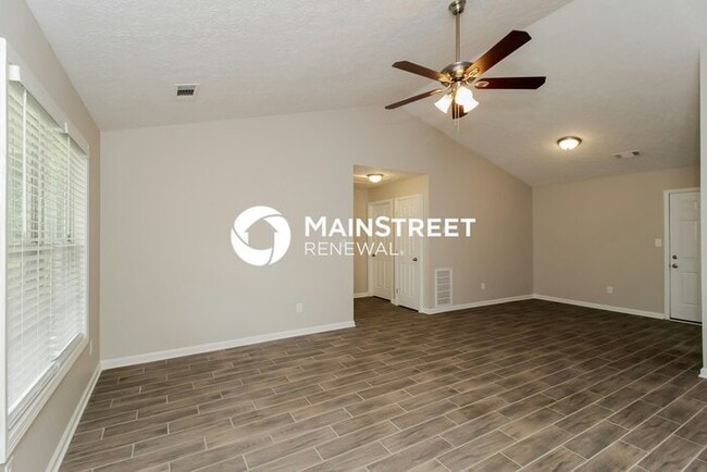 Photo - 3 Bedroom Pet-Friendly Home in DALLAS, GA with Main Street Renewal