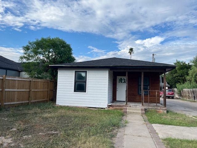 Photo - 221 E Cherokee Ave
