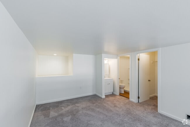 2BR, 2.5BA - Bedroom