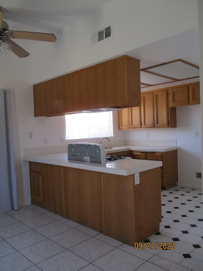 Kitchen - 1118 Creekwood Ct House