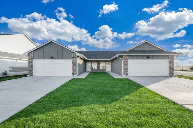 Building Photo - Pineway Oliver Plan