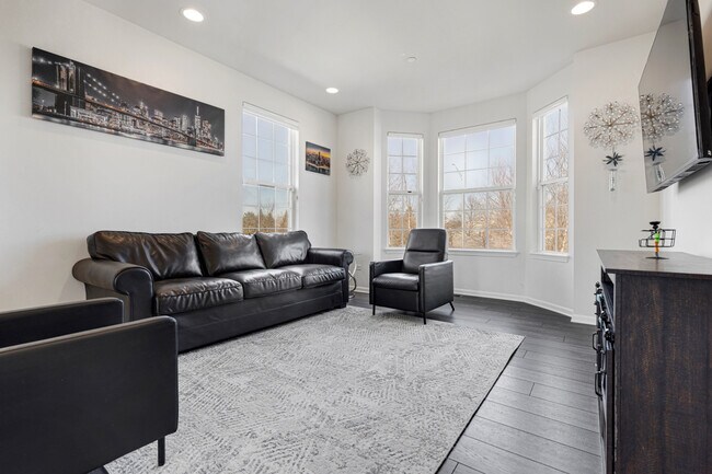 Photo - 4320 Monroe Ave