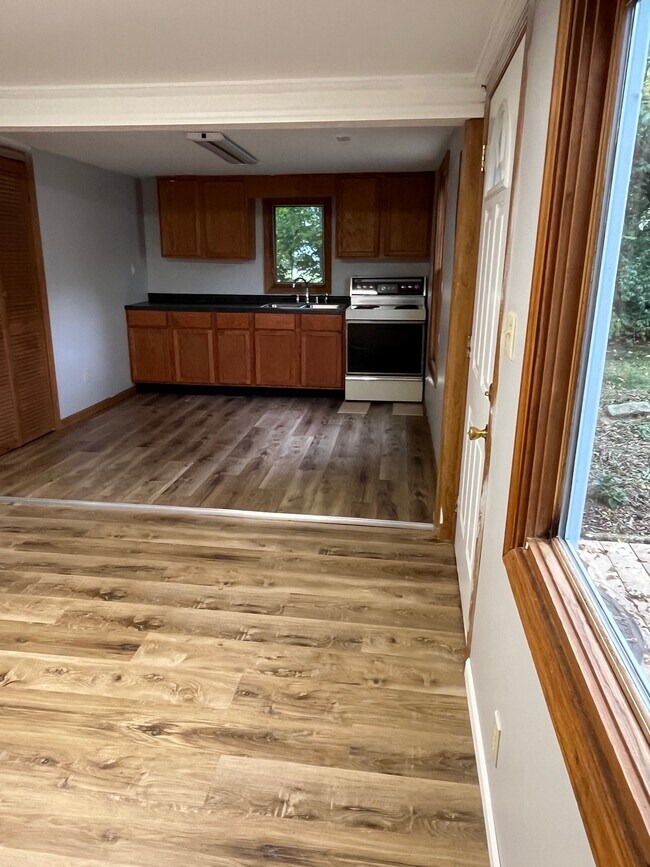 Photo - 908 1/2 S 24th Street Tiny House