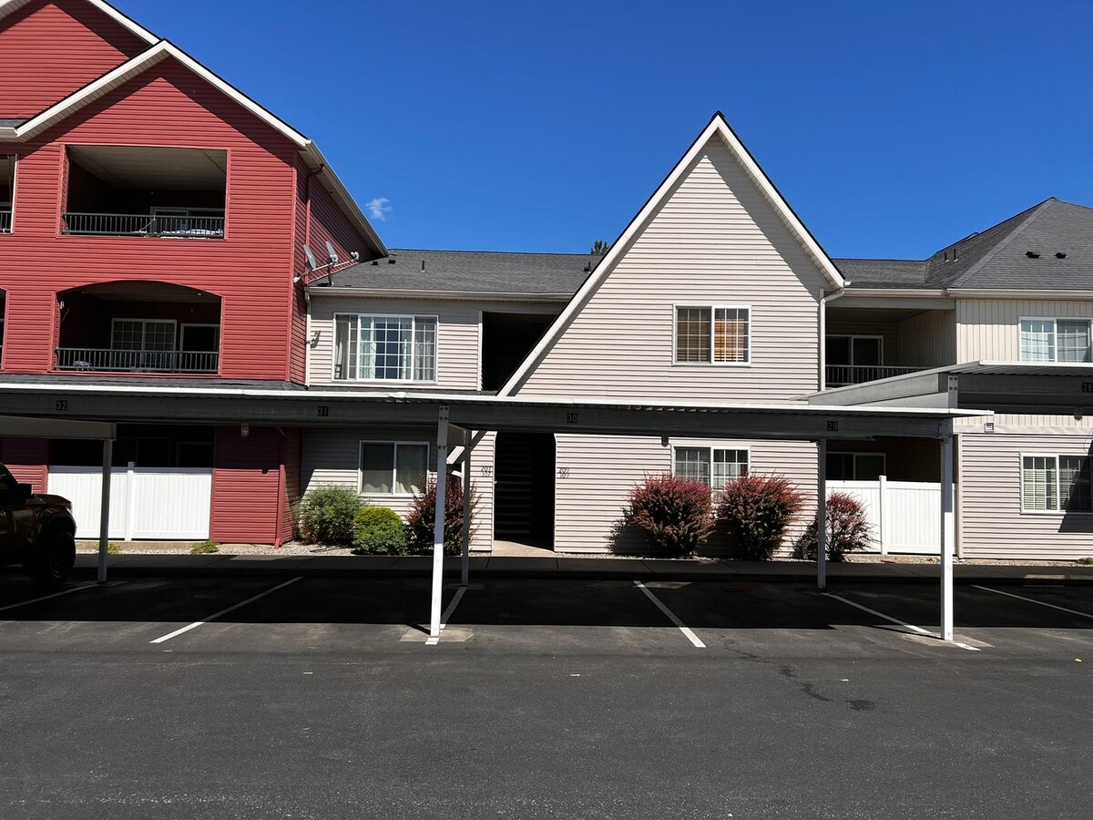 Photo - Ground Floor 2 bed, 2 bath condo
