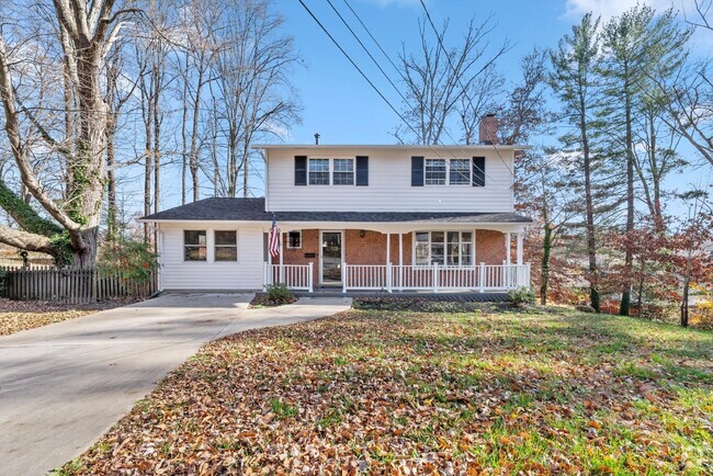 Building Photo - Welcome to this fantastic Colonial home, n...