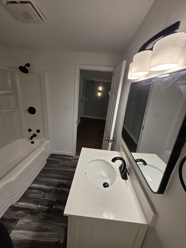 Photo - 115 Mill St