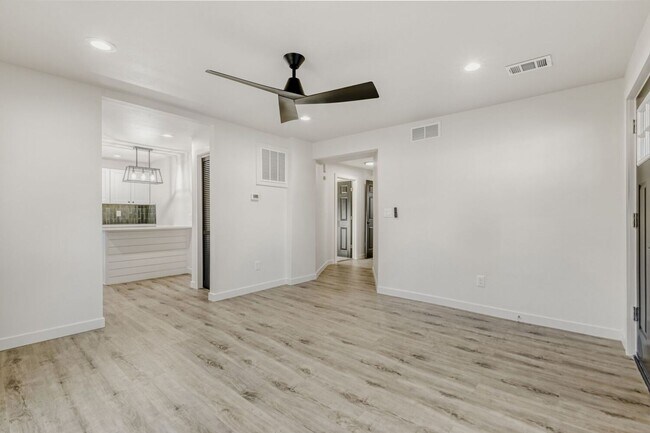 Photo - 946 Pratt St Unit A