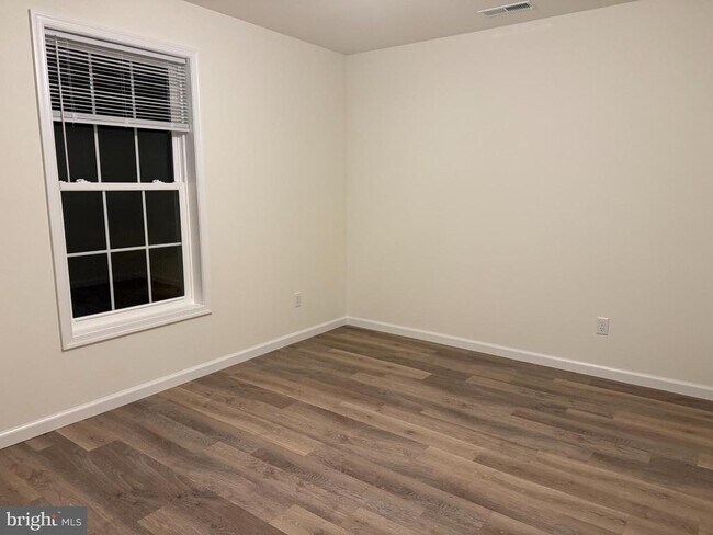 Photo - 11149 Old Worton Rd