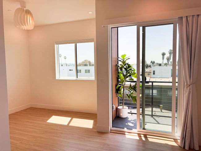 Photo - 4800-4802 S Slauson Ave Unidad 4802