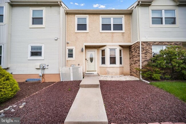 Photo - 308 Wayne Ct Townhome
