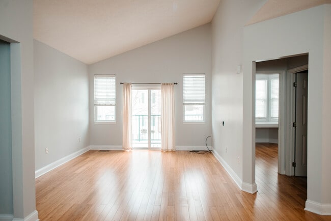 Photo - 533 Eagle Pointe Dr Unit 533