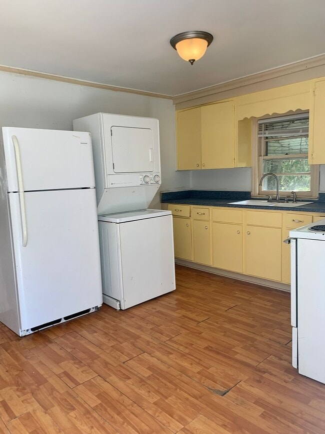Photo - Promise Land North --  Charming 3 bedroom home in heart of Historic Walking District Downtown Mor...