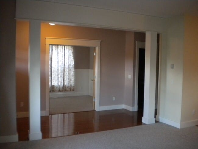 Photo - R4492 Unit 1