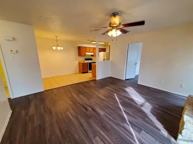 Photo - 1109 Hyridge St