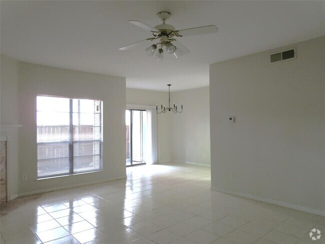 Building Photo - 9707 Richmond Ave. Unit 121 Rental