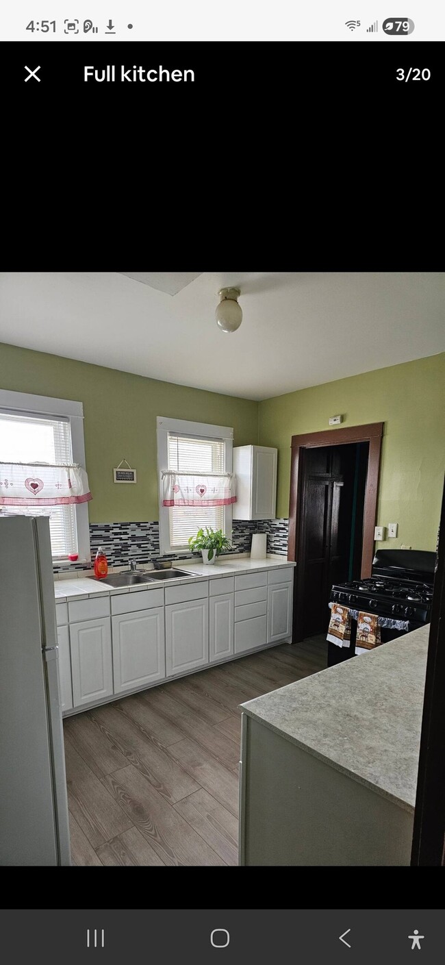Photo - 2600 Commercial Ave Unidad 1