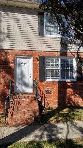 Building Photo - Newly Renovated!! Rental
