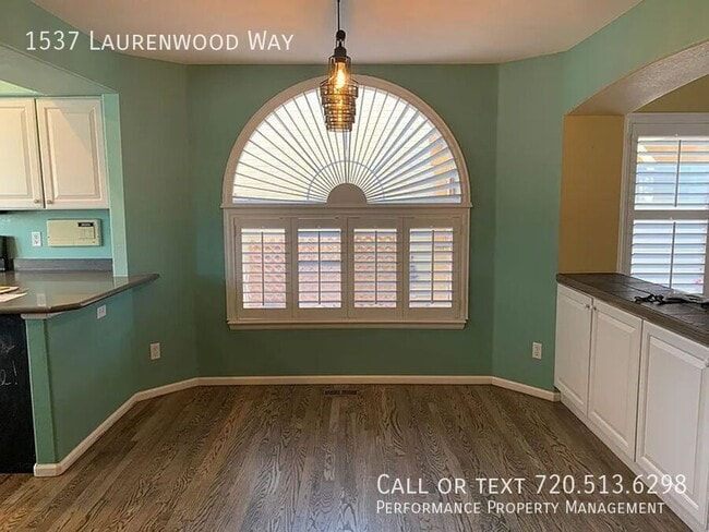 Photo - 1537 Laurenwood Way