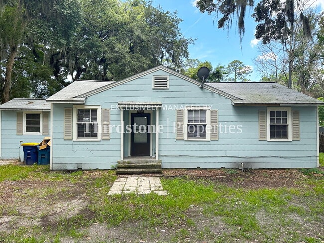 Building Photo - 7959 Concord Blvd W Rental