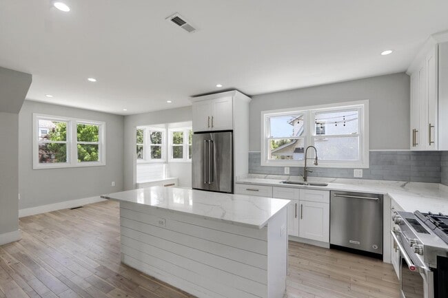 Photo - 2235 Quincy St NE