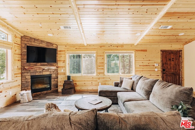 Photo - 315 Northern Cross Dr