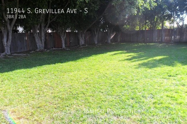 Photo - 11944 S Grevillea Ave Unidad S
