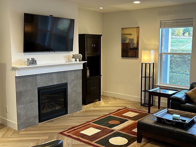 Photo - 16513 SE Three Sisters Mountain Wy