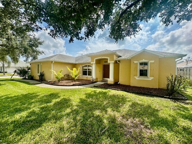 1143 Egret Lake Way