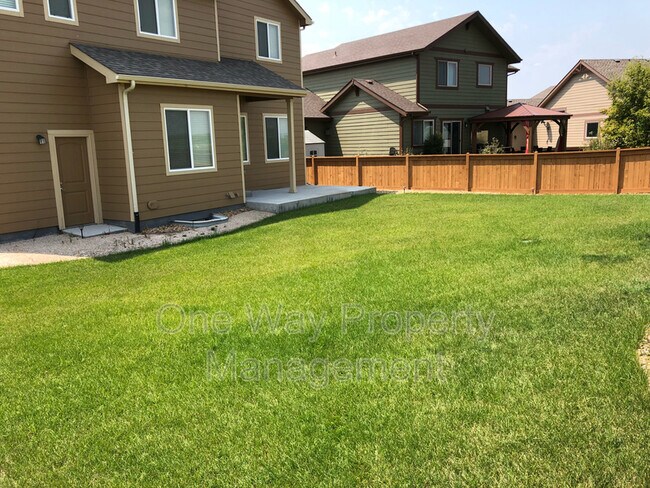 Photo - 242 Saratoga Dr