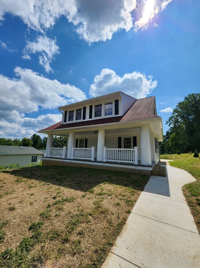 Kenilworth Rental-Asheville - Kenilworth Rental-Asheville