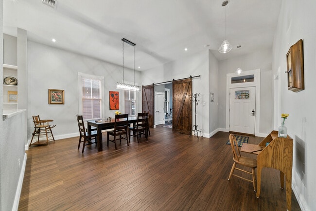 Photo - 510 E Mistletoe Ave
