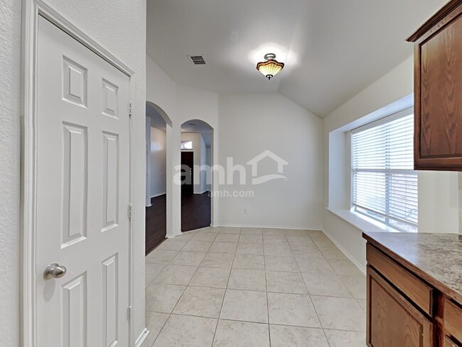 Photo - 448 Paddle Dr