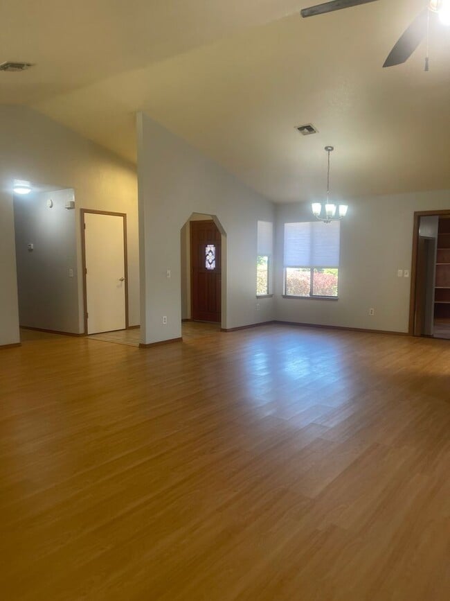 Photo - 651 Country Oak Dr
